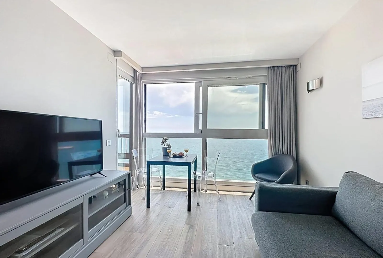 Espectaculares Vistas Al Mar Playa Malagueta Apartment Malaga Spain