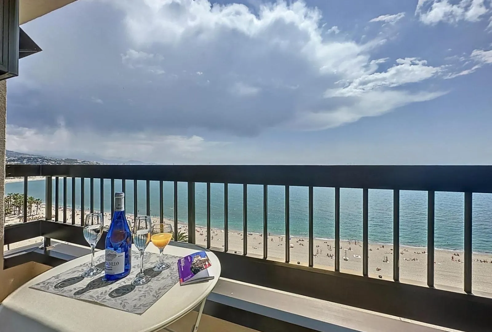 Espectaculares Vistas Al Mar Playa Malagueta Apartment Malaga Spain